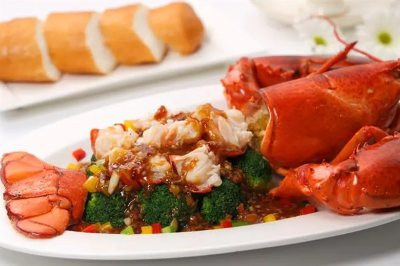 ฮ่องกง ฟิชเชอร์แมน จัดเต็ม 3 เมนูกุ้งล็อบสเตอร์แคเนเดียน สไตล์ฮ่องกง