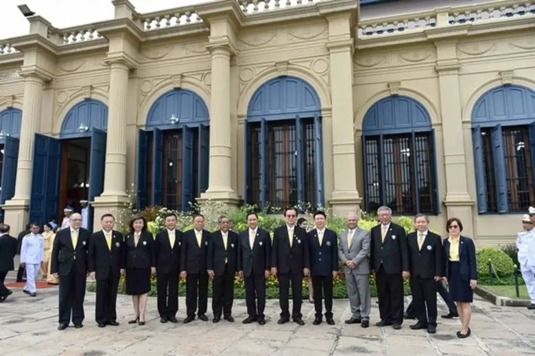 คณะกรรมการ ผู้บริหารและเจ้าหน้าที่หอการค้...