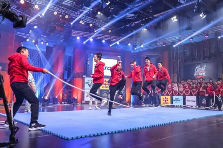 ทีวีไกด์: รายการ "เกมพันหน้า ซูเปอร์ เซเว่น" สัปดาห์นี้ จับดารา “โดดเชือก” ย้อนวัยเด็ก!! แถมพักยกพบกับละครบู๊แบบแมนแมน “สมิงจ้าวท่า”