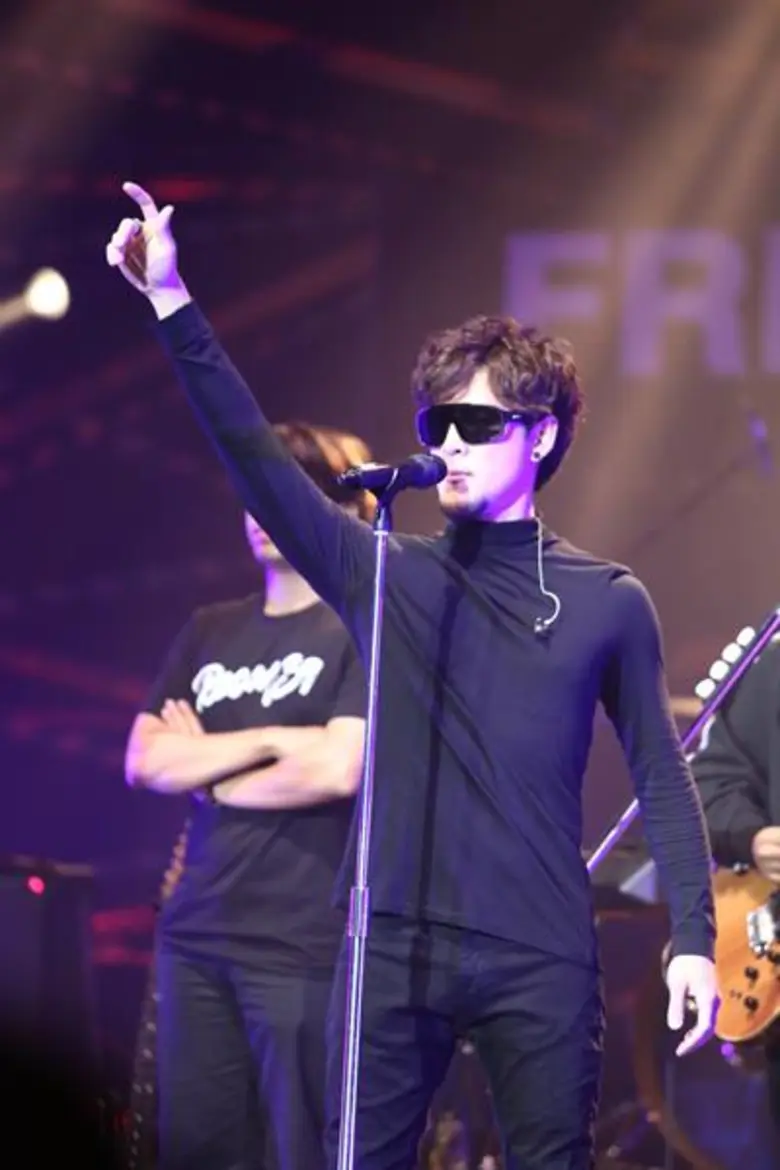 ไม่ต้องพูดเยอะ Room 39 ปะทะ The Toy กรี๊ดสนั่น ลั่นคัฟเวอร์ไนท์ ไลฟ์