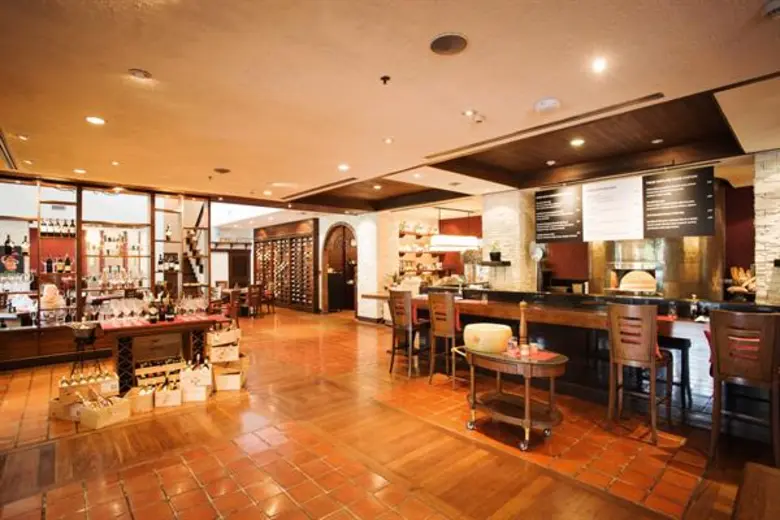 โรงแรมอนันตรา ริเวอร์ไซด์ กรุงเทพ รีสอร์ท...