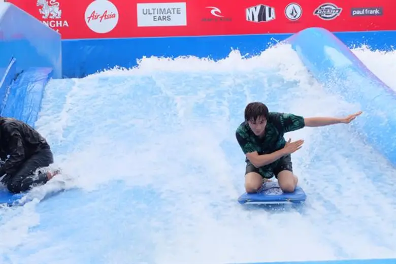 “พาราด็อกซ์” กลายเป็นนักโต้คลื่นสุดกวน  “ต้าร์” นำทีมเก็บเสื้อผ้ามุ่งหน้าเข้าหัวหิน ใน “พาด็อกซ์ทัวร์” 6 ส.ค.นี้