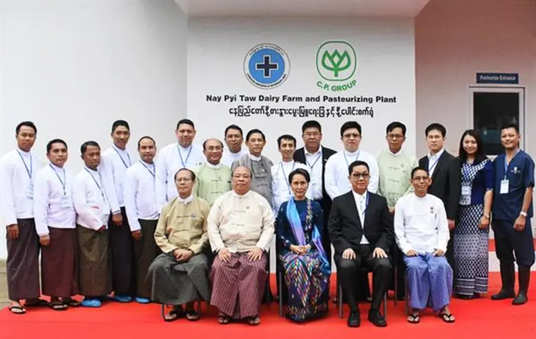 สตีเบล เอลทรอน เปิดประสบการณ์สุดเอ็กซ์คลูซีฟติดขอบสนาม ชมบอลคู่เดือดในวีไอพีบ็อกซ์สตีเบล เอลทรอน ณ ลีโอ สเตเดียม