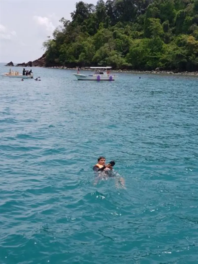 “ไผ่ พงศธร” อึดดำน้ำนานกว่า 7 ชั่วโมง ลุยวางแนวปะการังเทียมสร้างบ้านให้ปลา ในรายการ “เติมฝันคนบ้านไกล กับ ไผ่ พงศธร”