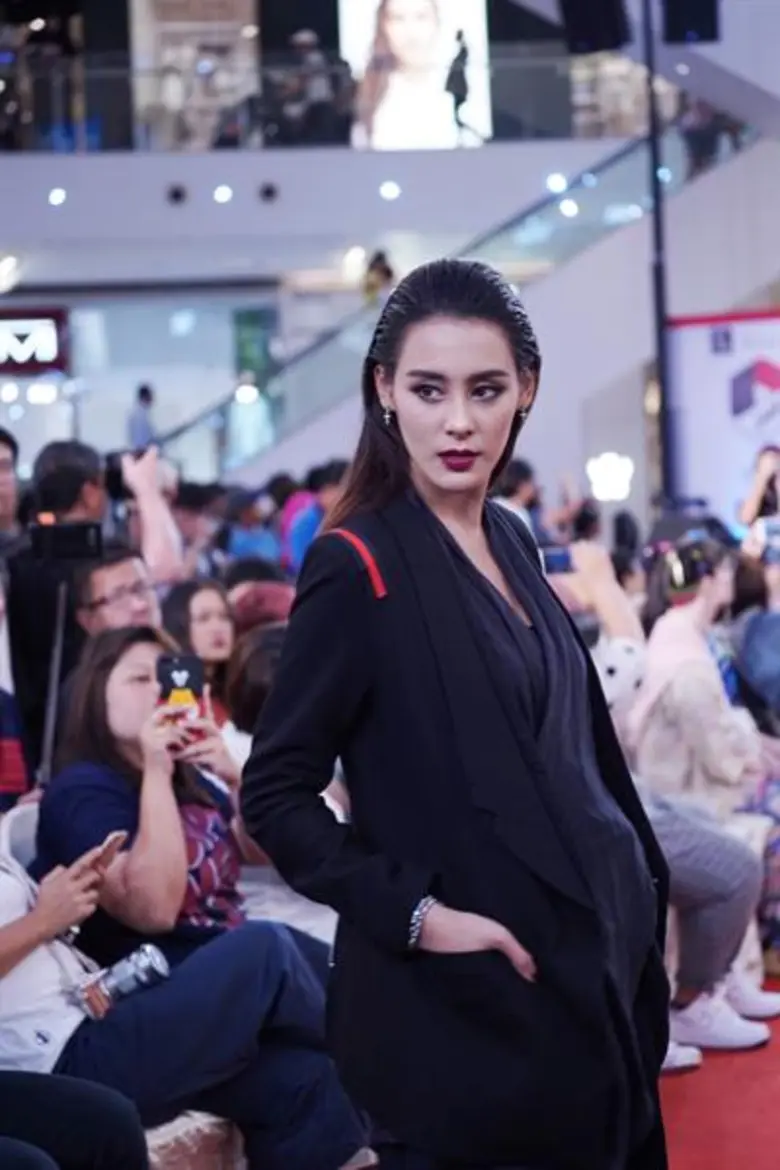 กรี๊ดลั่นฮอลล์!!! แฟชั่น MUGEN โดดเด่นบนรันเวย์!!! นางแบบนายแบบไทยผงาด!!! สร้างชื่อที่มาเลเซีย