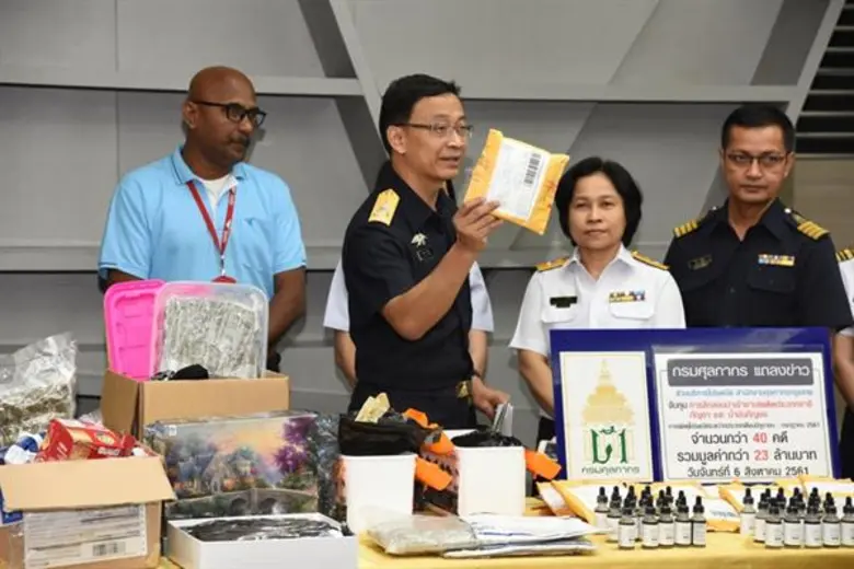กรมศุลกากร แถลงผลการตรวจยึดและจับกุม ยาอี กัญชา และน้ำมันกัญชง จำนวน 40 คดี มูลค่าของกลางประมาณ 23 ล้านบาท