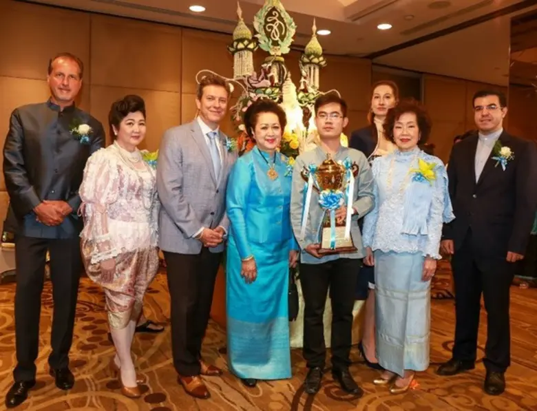 ท่านผู้หญิงภรณี มหานนท์ รองราชเลขานุการใน...