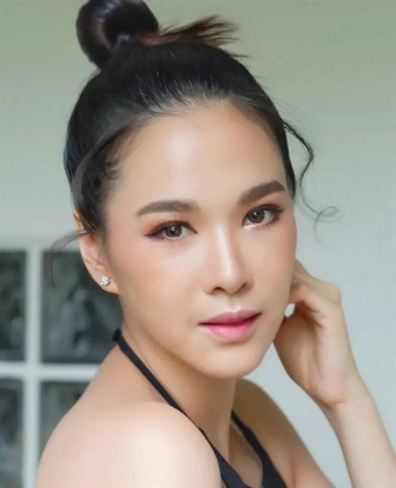 มีข่าววงในเม้าท์กันให้แซ่ด!! ว่าความรักขอ...