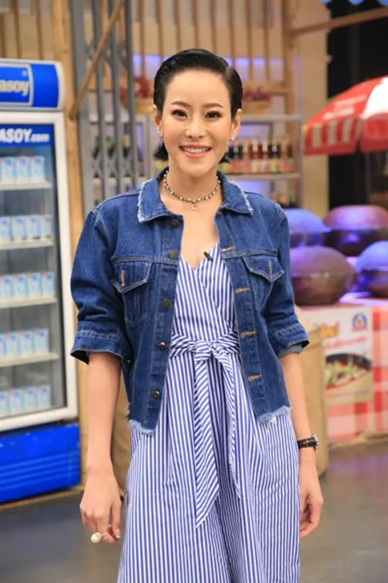 ทีวีไกด์: รายการ “ตลาดสดพระราม ๔”  “หนิง-ปณิตา” ล้วงสูตรเด็ดผัดไทยไฟทะลุ รสชาติระดับมิชลินสตาร์