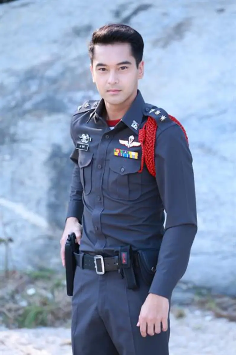 เรื่องย่อ: ลูกไม้ลายสนธยา