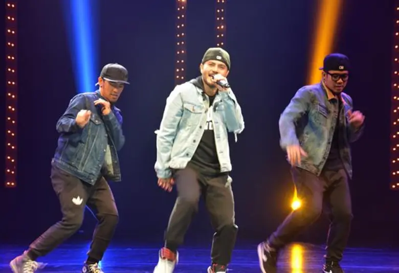 “ร้อง เต้น คือชีวิต...เมื่อฝันไม่มีวันหมดอายุ  ผมก็จะต่อฝันด้วยการที่จะร้องและเต้นจนหยดสุดท้าย...VIT AF1” พบกับคอนเสิร์ตเต็มรูปแบบ  “ดิ้น...ออน เดอะ ฟลอร์ ปี 2” Vit Af Live @ ศาลาเฉลิมกรุง