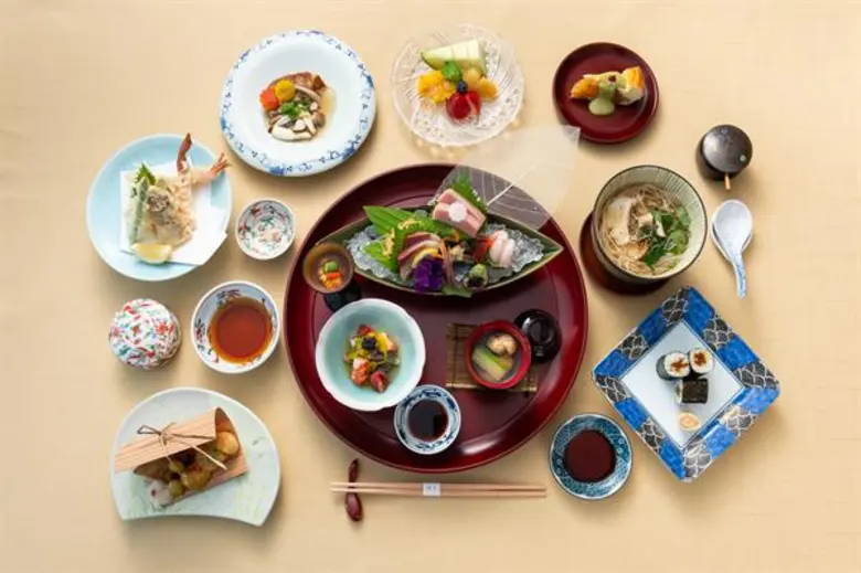 ห้องอาหาร ยามาซาโตะ (Yamazato) โรงแรม ดิ ...