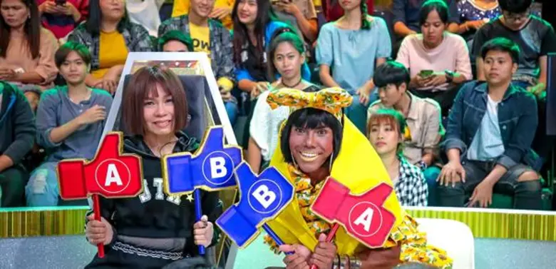 เป็นศิลปินลูกทุ่งหมอลำแถวหน้าของเมืองไทย ...