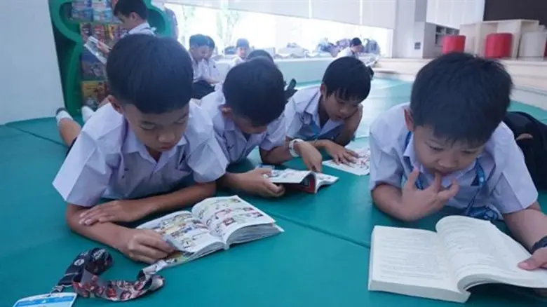 โรงเรียนสาธิตพัฒนา นำการ์ตูนความรู้วิทยาศาสตร์ ร่วมพัฒนาทักษะชีวิต จัด “กิจกรรมสัปดาห์หนังสือชวนอ่าน ตอนวิชา เอาตัวรอด Survival Tips”