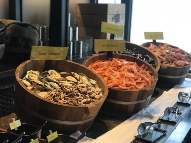 บอกรักคุณแม่ด้วยบุฟเฟ่ต์อาหารค่ำ โปรโมชั่นมา 4 จ่าย 3 ที่ห้องอาหารทวิสต์ โรงแรม เมอเวนพิค สยาม โฮเทล นาจอมเทียน พัทยา