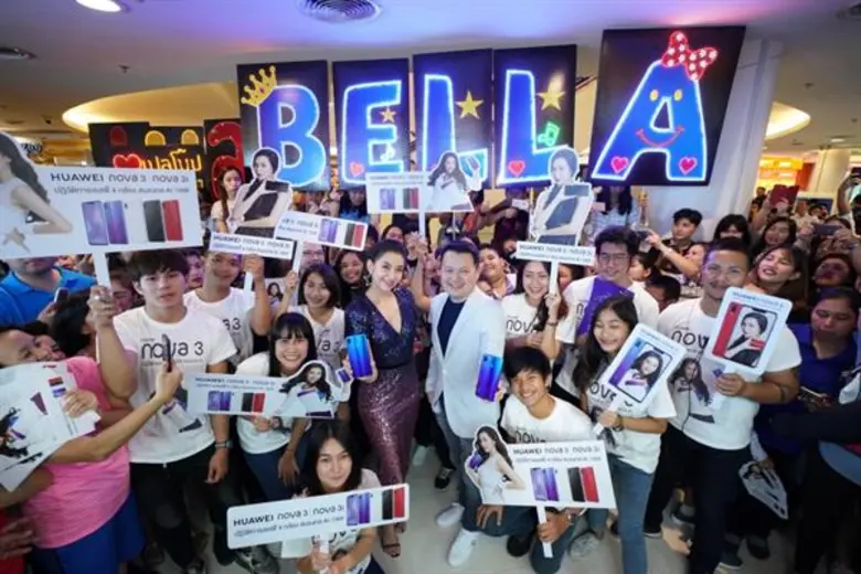 เซลฟี่ควีน "เบลล่า-ราณี แคมเปน" พรีเซ็นเต...