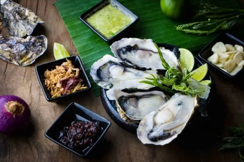 มา 3 ท่าน คนที่ 3 จ่าย 99 บาท ทุกมื้อ ทุกวัน @ 92 คาเฟ่ - โรงแรมโกลเด้น ทิวลิป ซอฟเฟอริน กรุงเทพ