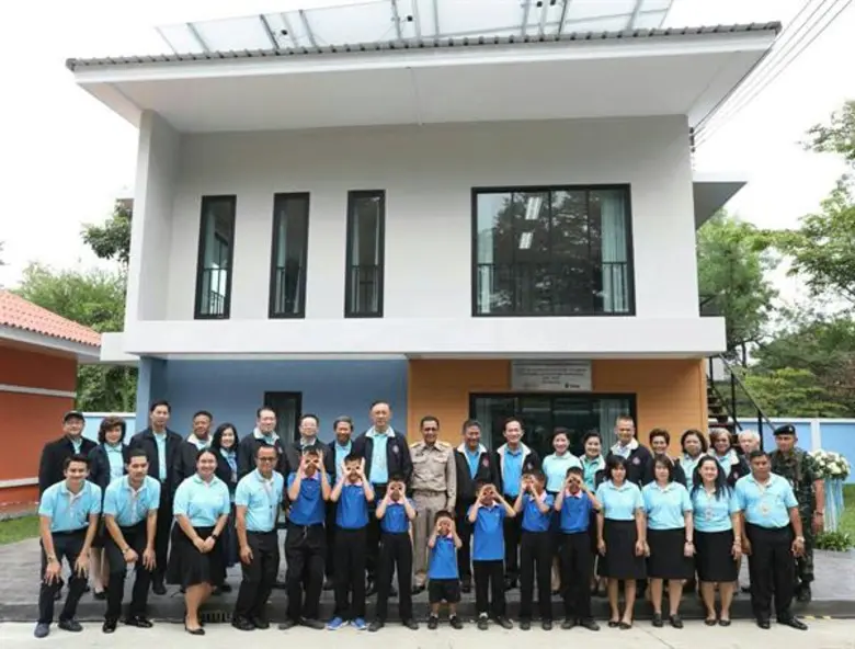 มูลนิธิพลังที่ยั่งยืนส่งมอบอาคารประหยัดพลังงานและศูนย์เรียนรู้พลังงานทดแทน และ โครงการ “ผักกางมุ้ง สร้างฝัน สร้างรอยยิ้ม” ส่งเสริมองค์ความรู้ด้านพลังงานทดแทนและพัฒนาอาชีพแก่กลุ่มเยาวชนด้อยโอกาส