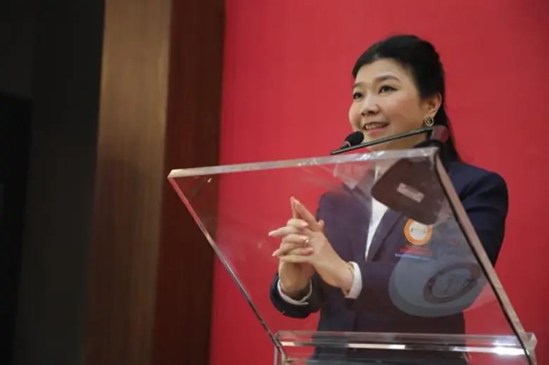 ผศ.ดร.บังอร เบ็ญจาธิกุล อธิการบดีมหาวิทยา...