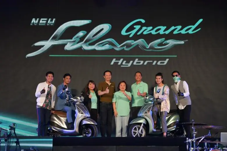 นางสาวจินตนา อุดมทรัพย์ (คนที่ 4 จากขวา) ...