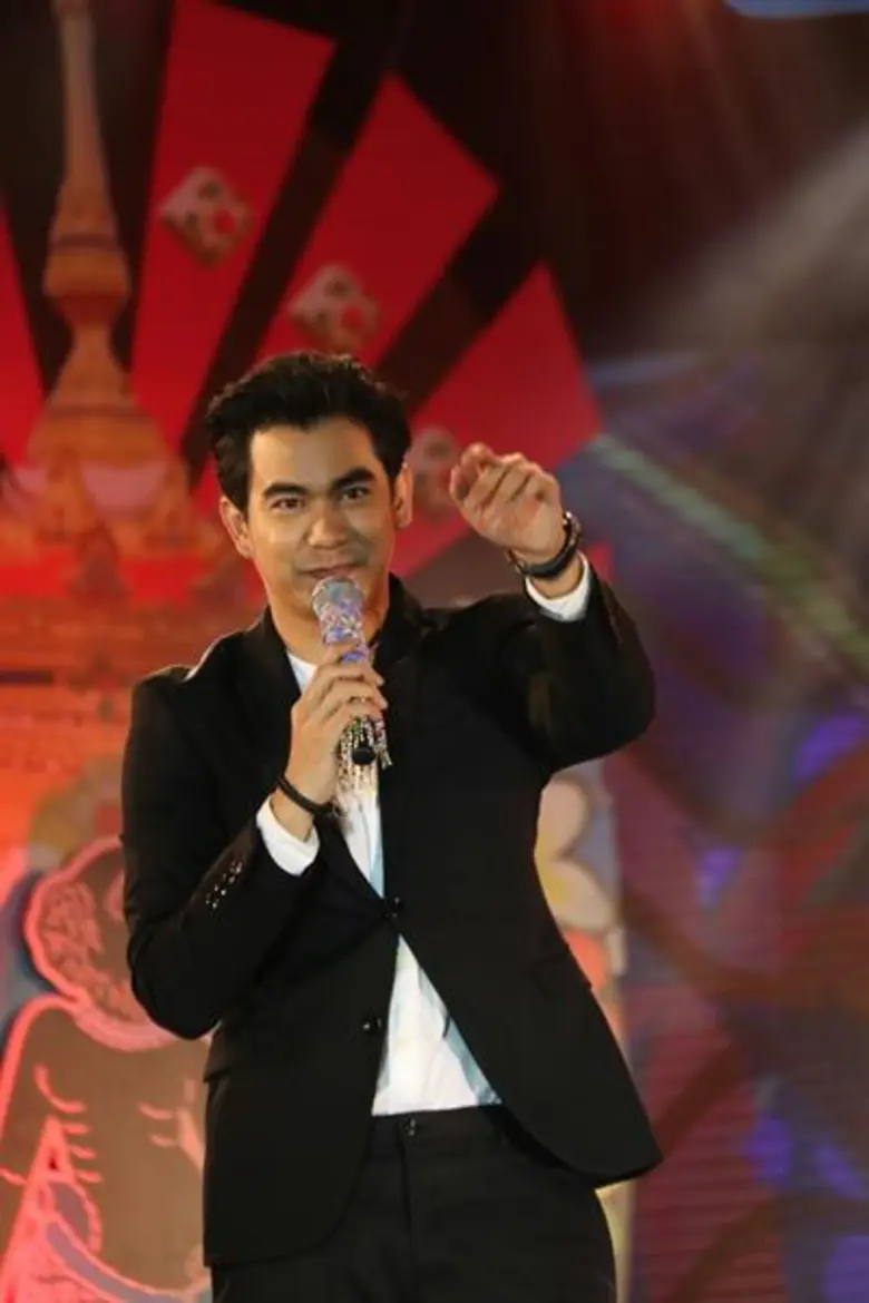 “พอร์ช-มิกค์-แบงค์-ฌอห์ณ-ฐิสา-พิม-มุกดา” พระนางสุดฮอต ช่อง 7HD ยกทัพเรียกเสียงกรี๊ดสนั่นเวที “7สีคอนเสิร์ต ออนทัวร์” จ.สุราษฎร์ธานี