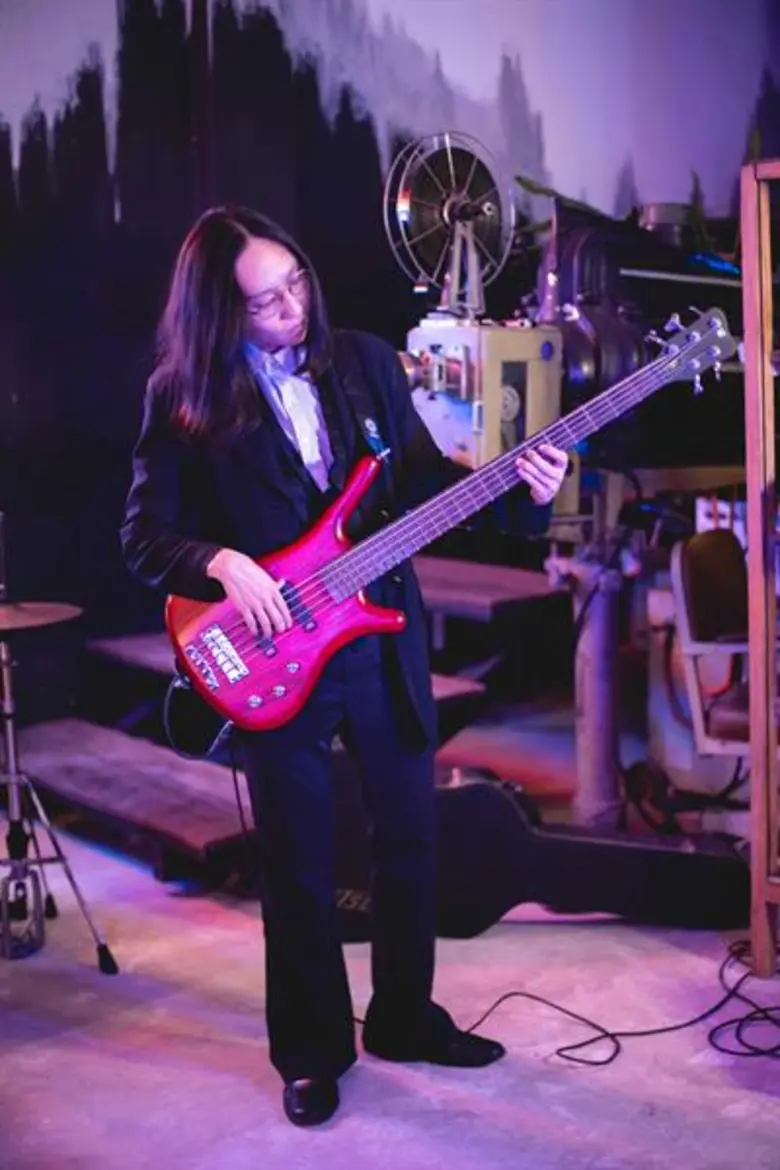 “แค่เคยรัก” ความรู้สึกของคนเข้าใจความรักในวันที่ไม่เหลือใคร จาก “เดอะ ปีศาจแบนด์”