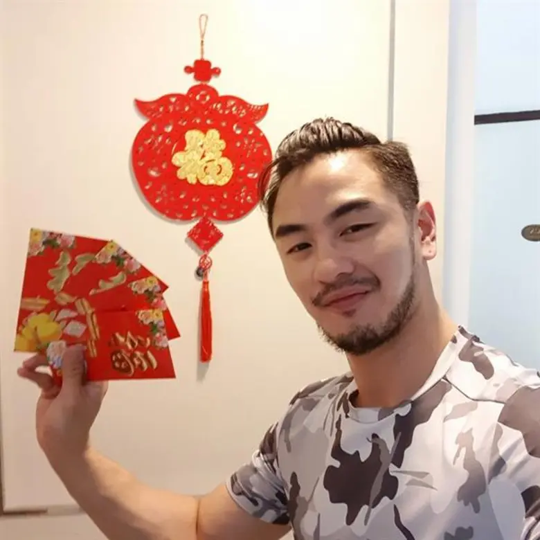 นักแสดงหนุ่มลุคแบดบอยมากความสามารถ "บีม ศ...