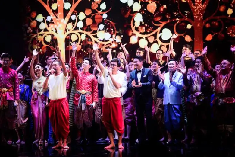 ต้องเรียกว่าเข้ากับยุคสมัย ในตอนนี้กันเลย...