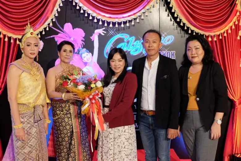 เมื่อเร็วๆ นี้ นายมานพ คำสว่าง (ที่ 2 จาก...