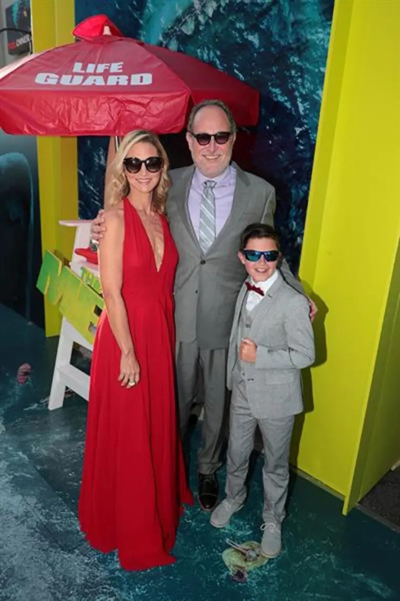 เจสัน สเตแธม ควง หลี่ ปิงปิง พร้อมด้วยเหล...