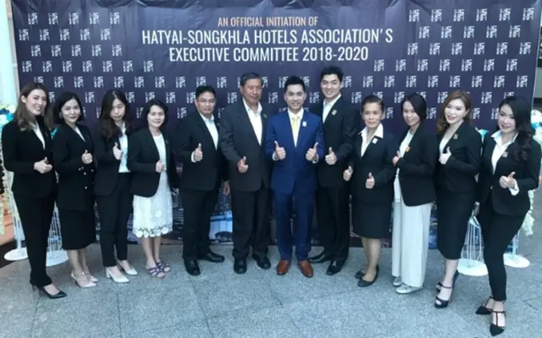 นายมนูญ วุฒิ ผู้จัดการทั่วไปโรงแรมเซ็นทาร...