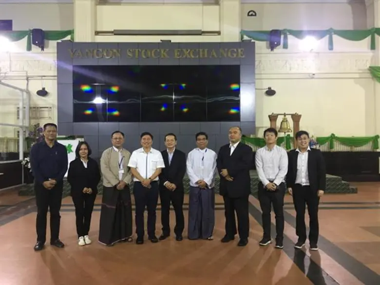 คุณสมภพ ศักดิ์พันธ์พนมประธานกรรมการ (ที่ ...