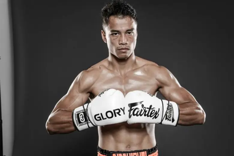 สิทธิชัย ศิษย์สองพี่น้อง แชมป์โลกชาวไทยผู้เกรียงไกร ป้องกันเข็มขัดแชมป์โลกรุ่นไลต์เวท ศึกกลอรี คิกบ๊อกซิ่ง รายการ"กลอรี่ 57" เมืองเซิ่นเจิ้น ประเทศสาธารณรัฐประชาชนจีน วันที่ 25 สิงหาคมนี้