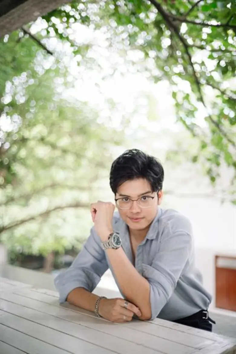 "นนท์ ธนนท์ จำเริญ" กับบทสัมภาษณ์สุดเอ็กซ์คลูซีฟ คอลัมน์ Star Talk ในนิตยสารท่องไทย (ไท่ กว๋อ ทง) ฉบับเดือนสิงหาคม 2561 ปกออม สุชาร์