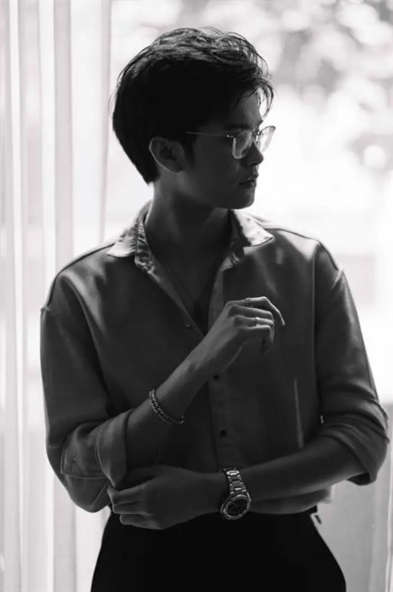 "นนท์ ธนนท์ จำเริญ" กับบทสัมภาษณ์สุดเอ็กซ์คลูซีฟ คอลัมน์ Star Talk ในนิตยสารท่องไทย (ไท่ กว๋อ ทง) ฉบับเดือนสิงหาคม 2561 ปกออม สุชาร์