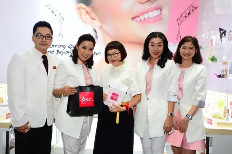 คุณพิชชานันท์ จิตต์สมัย (คนที่2จากซ้าย) ผ...