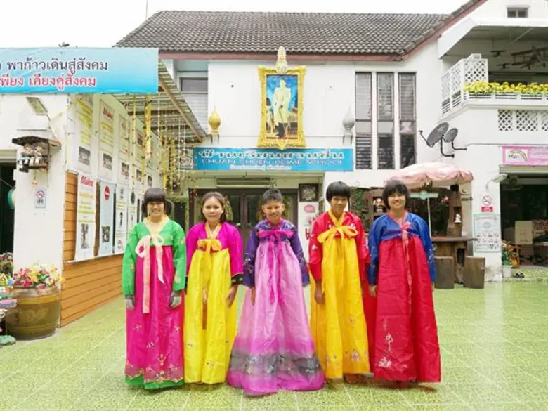 ครูและเด็กพิเศษบ้านเรียนชวนชื่นสุดปลื้ม ยานยนต์สแควร์ กรุ๊ป เปิดเวทีงาน “Big Motor Sale 2018”  ให้โอกาสกลุ่มเด็กพิเศษ โชว์ความสามารถด้านศิลปะการแสดง