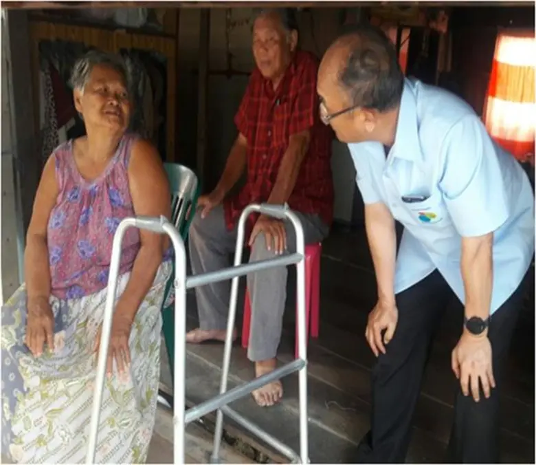 นพ.โมลี วนิชสุวรรณ ผู้อำนวยการโรงพยาบาลสมุทรสาคร หมอผิวหนังหัวใจนักบริหาร แพทย์ดีเด่นของแพทยสภาสาขานักบริหาร ประจำปี 2561