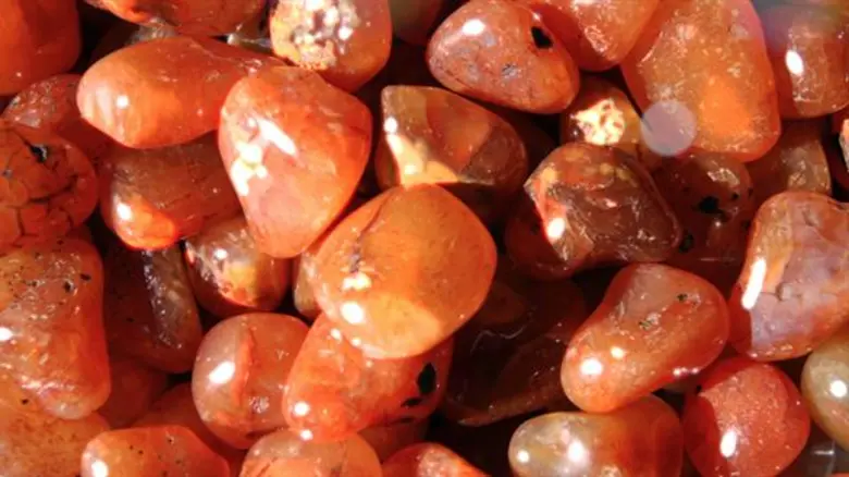 “กระจกหกด้าน” ย้ายเวลาใหม่ ขอบคุณ ช่อง 7 HDให้เวลาตอบแทนสังคมกว่า 36 ปี