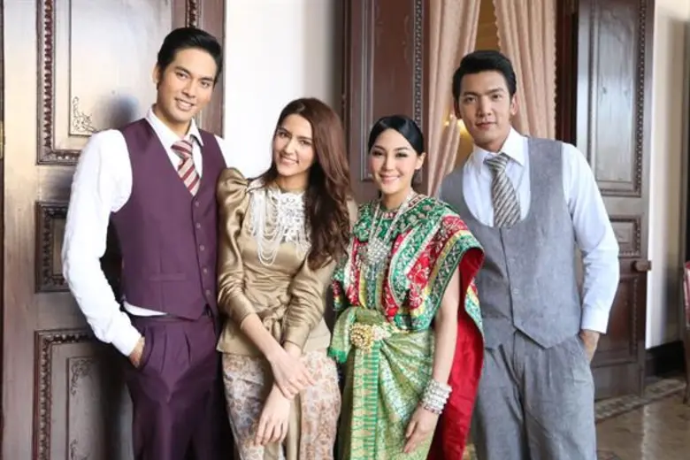 บทประพันธ์ : ฐิญาดา กำกับการแสดง : ธรธร ส...