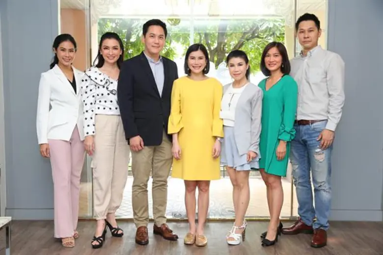 นพ.นัทธพงศ์ จิรุระวงศ์ (ที่ 3 จากซ้าย) ร่...