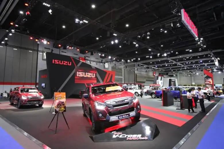 อีซูซุโชว์นวัตกรรม “บลูเพาเวอร์” รวมทัพยนตรกรรมที่ดีที่สุดจากอีซูซุ ในงาน BIG Motor Sale 2018