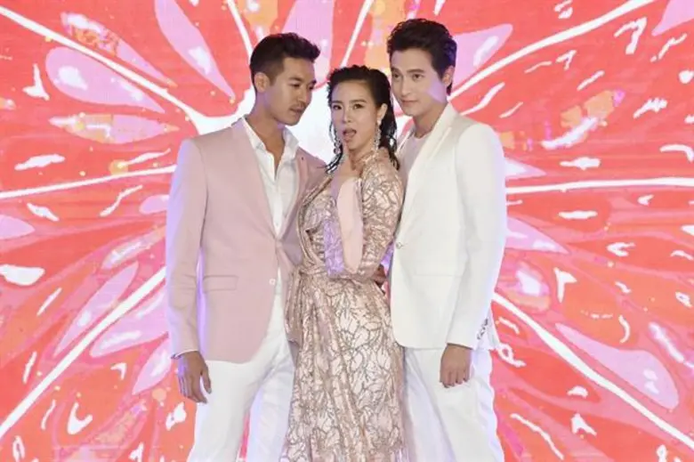 บอส “คริส” เปิดตัว “Pinky Glow” “เวียร์-เจมส์”ร่วมพิสูจน์ความหอม-เนียนนุ่ม