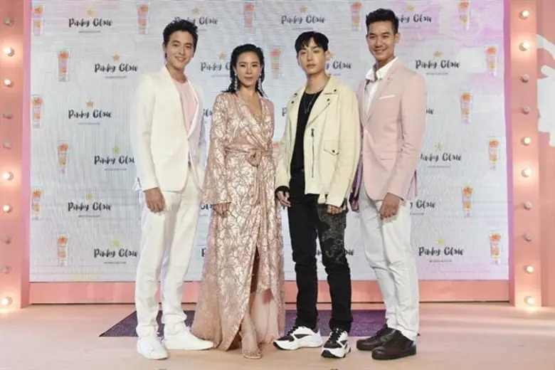บอส “คริส” เปิดตัว “Pinky Glow” “เวียร์-เจมส์”ร่วมพิสูจน์ความหอม-เนียนนุ่ม
