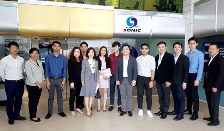 ดร.สันติสุข โฆษิอาภานันท์ (ที่ 6 จากขวา) ...