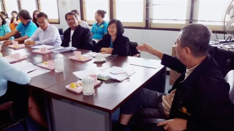 หัวหน้าผู้ตรวจราชการ ส.ป.ก. ตรวจราชการ และติดตามโครงการไทยนิยมยั่งยืน จังหวัดสงขลาและจังหวัดสตูล กำชับให้ข้าราชการปฏิบัติหน้าที่ซื่อสัตย์สุจริต เป็นคนดีของแผ่นดิน