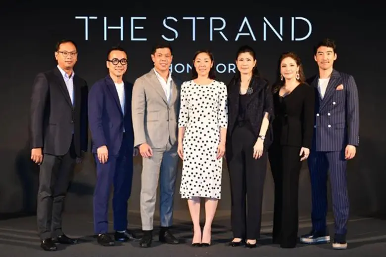 นางสาว ธัญทิพ เจียรวนนท์ (ที่ 4 จากซ้าย) ...