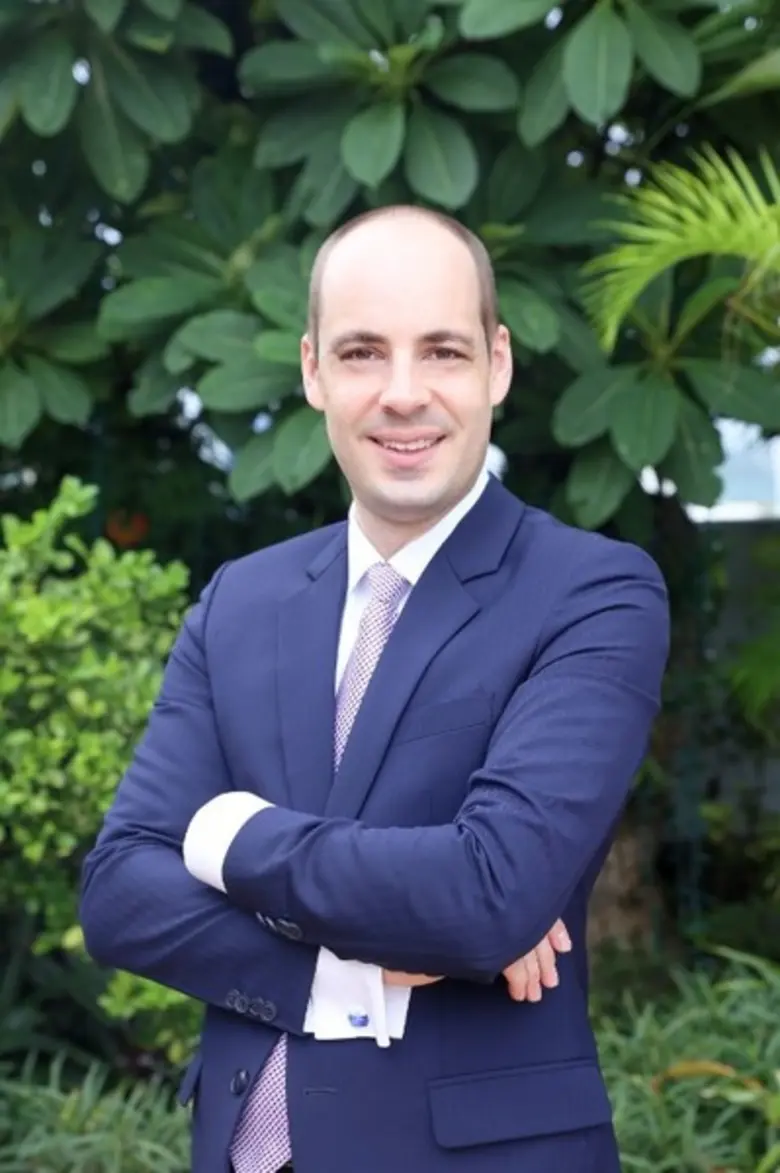 มร. โรเบิร์ต เมาเรอร์ เลิฟเลอร์ ผู้อำนวยก...