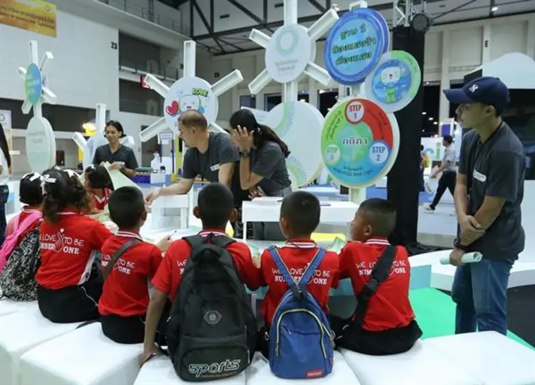 ศาสตราจารย์ นาวาอากาศโท ดร.สราวุฒิ สุจิตจร ผู้อำนวย...