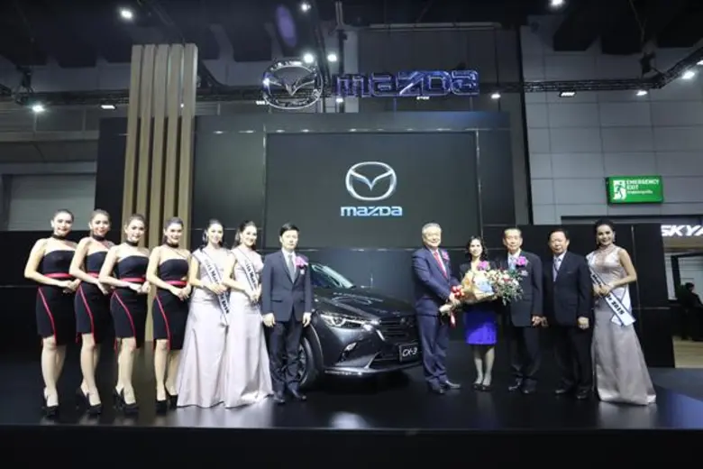 มาสด้ายกทัพสกายแอคทีฟบุกงาน Big Motor Sale 2018 ประธานจัดงานติดใจ CX-3 ประเดิมรับมอบเป็นคันแรกในงาน